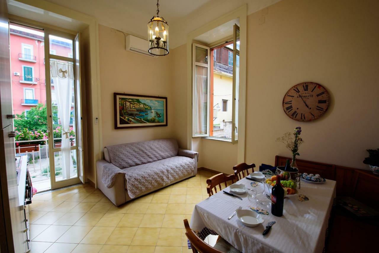 Appartamento Panoramico "Il Glicine" 那不勒斯 外观 照片