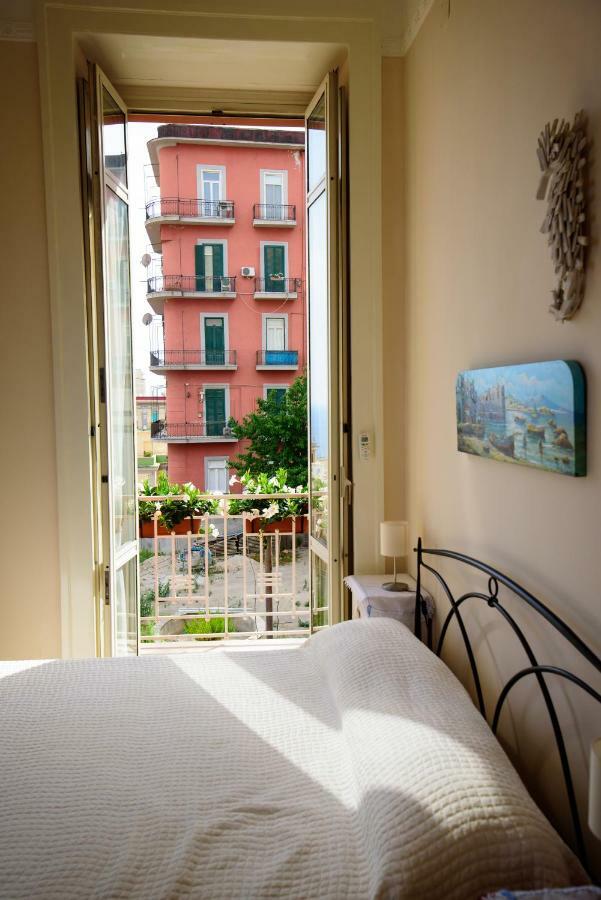Appartamento Panoramico "Il Glicine" 那不勒斯 外观 照片