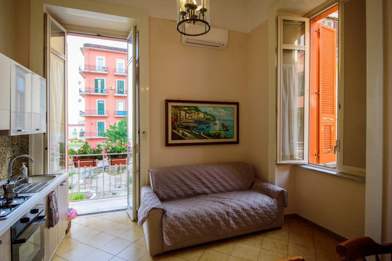Appartamento Panoramico "Il Glicine" 那不勒斯 外观 照片
