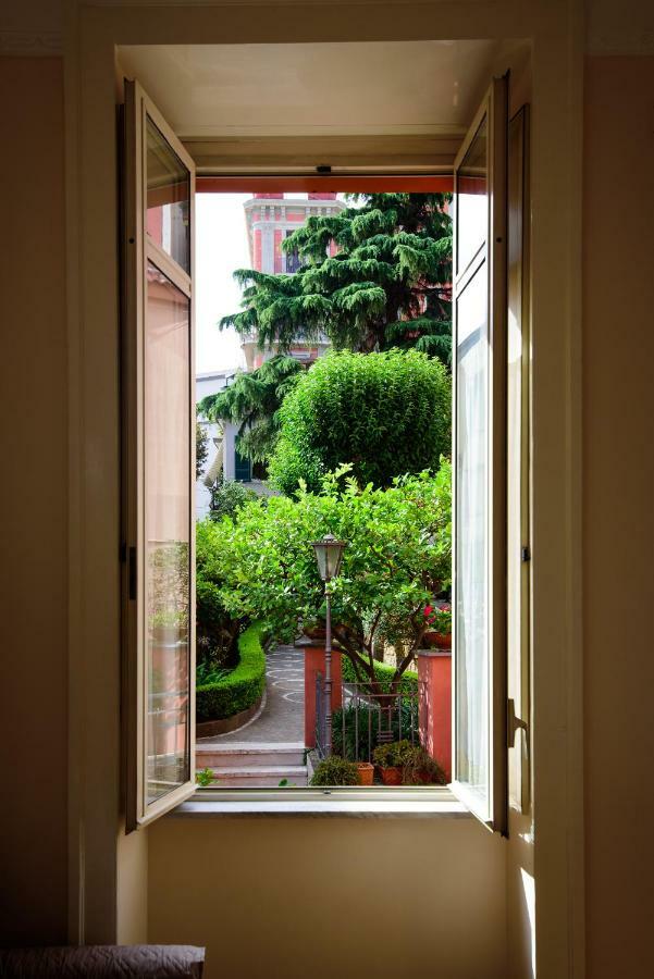Appartamento Panoramico "Il Glicine" 那不勒斯 外观 照片